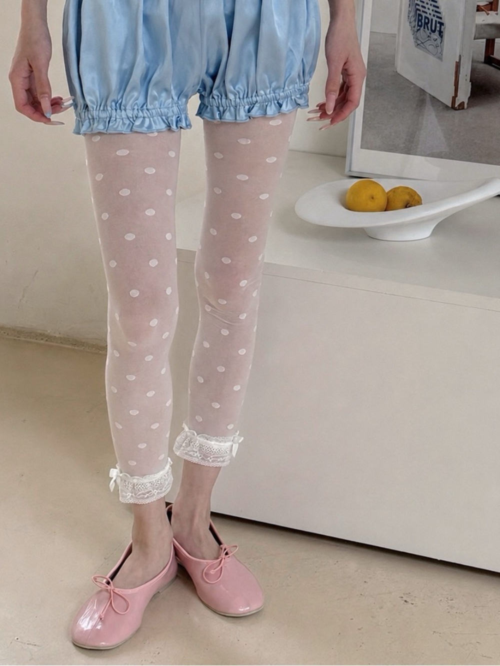 Softgirl White Polka Dot Sheer Lace Trim Bow Capri Tights